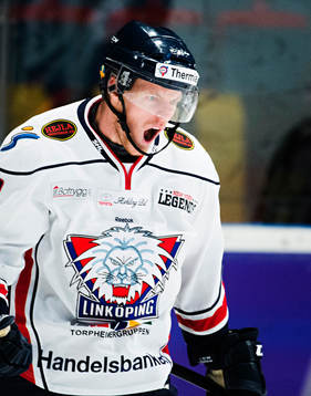 Linköpings  Jonas Almtorp  jublar