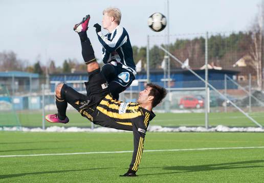 Cykelspark i träningsmatchen i fotboll mellan IFK