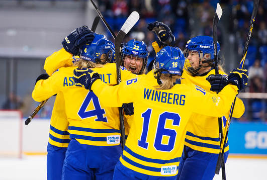 Bläddra bland fler bilder av OS 2014, Ishockey, dam, Sverige - Japan