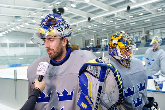 Målvakten Henrik Lundqvist blir intervjuad av Viasat