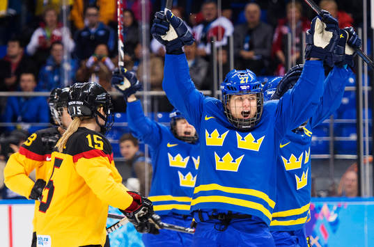 Bläddra bland fler bilder av OS 2014, Ishockey, dam, Tyskland - Sverige