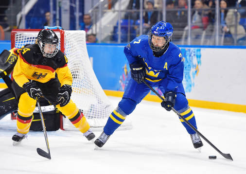 Tysklands Jessica Hammerl och Sveriges Nina Kamenik