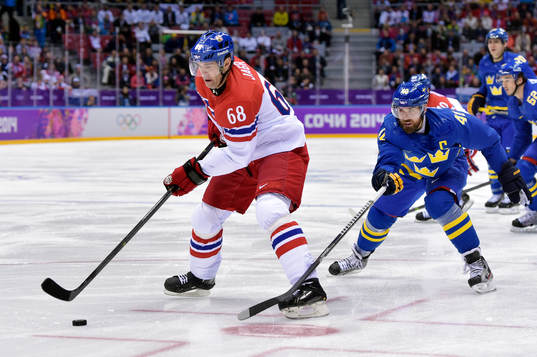 Tjeckiens Jaromir Jagr och Sveriges Henrik Zetterberg i
