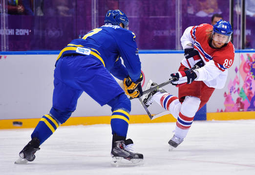 Tjeckiens Jakub Voracek skjuter ett skott i ishockeymatchen