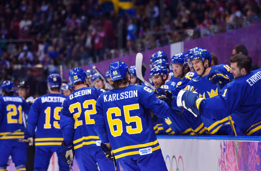 Sveriges Erik Karlsson jublar