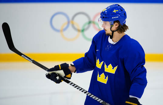 Erik Karlsson på Sveriges ishockeylandslags träning