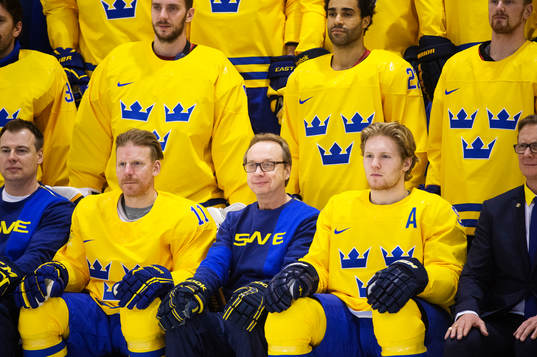 Daniel Alfredsson, förbundskapten Pär Mårts och Gabriel