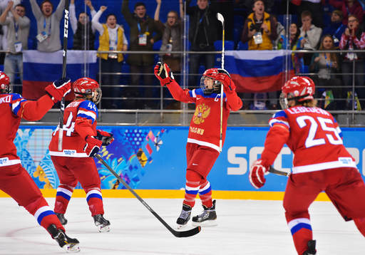 Rysslands Yekaterina Smolentseva jublar