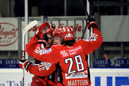 Almtunas Martin Karlsson jublar
