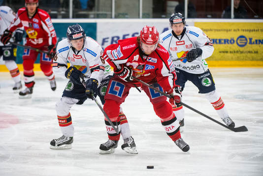 Djurgårdens Marcus Sörensen och Almtunas Johan Berggren