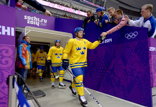 Sveriges Gabriel Landeskog gör entre till uppvärmingen
