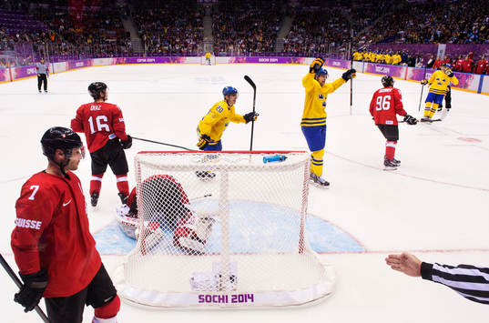 Schweiz Mark Streit, Raphael Diaz och målvakt Reto Berra
