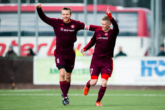 Ålborgs Rasmus Würtz jublar ihop med Kasper Kusk