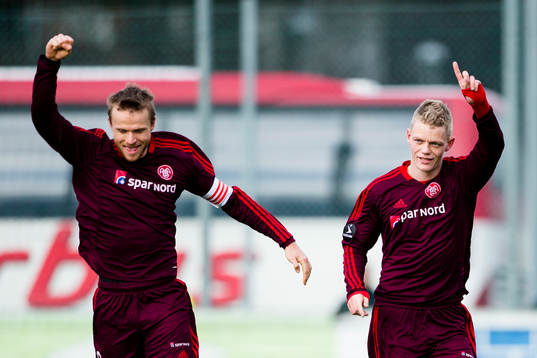 Ålborgs Rasmus Würtz jublar ihop med Kasper Kusk