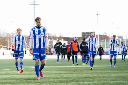 IFK Göteborgs Mattias Bjärsmyr deppar och lämnar planen