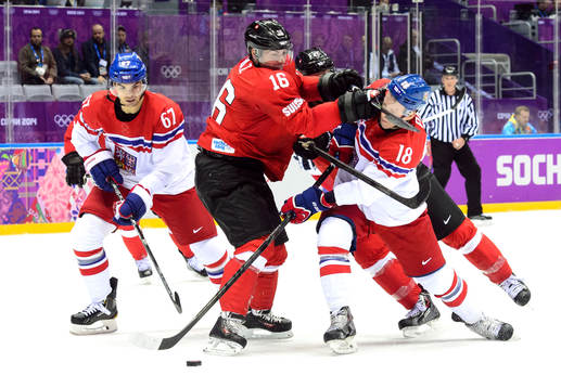 Schweiz Raphael Diaz trycker till Tjeckiens Ondrej Palat