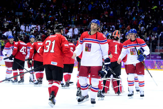 Tjeckiens Petr Nedved tackar Schweiz Mathias Seger
