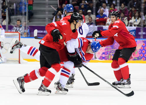 Schweiz Roman Wickt trycker ner Tjeckiens Milan Michalek