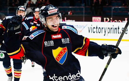 Djurgårdens Steve Saviano  jublar
