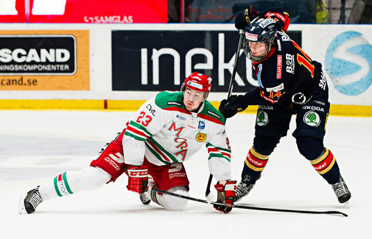 Moras Claes Nordén och Djurgårdens Adam Ollas Mattsson