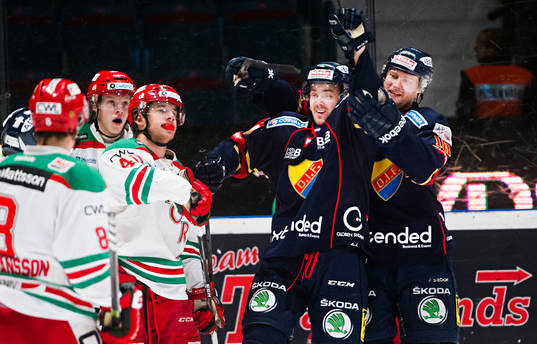 Djurgårdens Joakim Hagelin och Michael Holmqvist  jublar