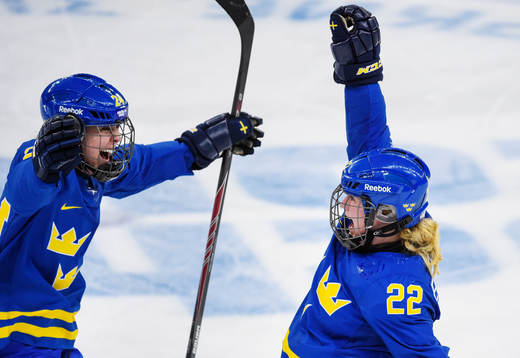 Bläddra bland fler bilder av OS 2014, Ishockey, damkronorna, kvartsfinal, Finland - Sverige