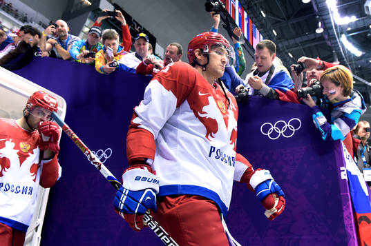 Rysslands Alexander Ovechkin gör entré i ishockeymatchen