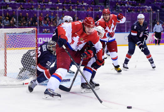 s Ryan McDonagh framför mål i ishockeymatchen mellan USA