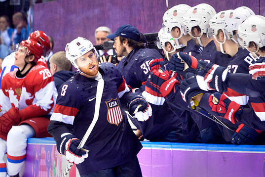 s Joe Pavelski gratuleras