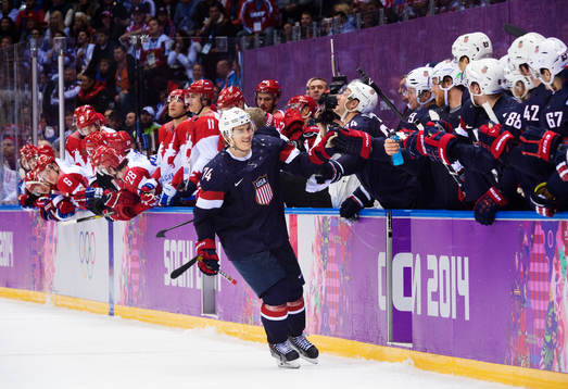 s TJ Oshie jublar