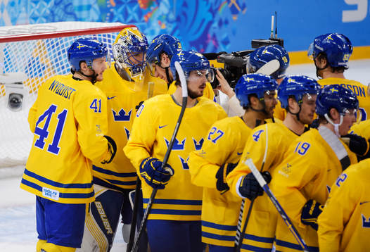 Sveriges målvakt Henrik Lundqvist jublar
