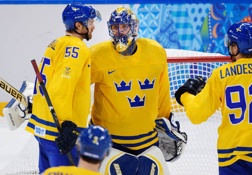 Sveriges Niklas Kronwall och målvakt Henrik Lundqvist