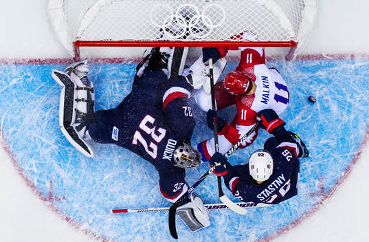 s målvakt Jonathan Quick och Paul Stastny ser till att