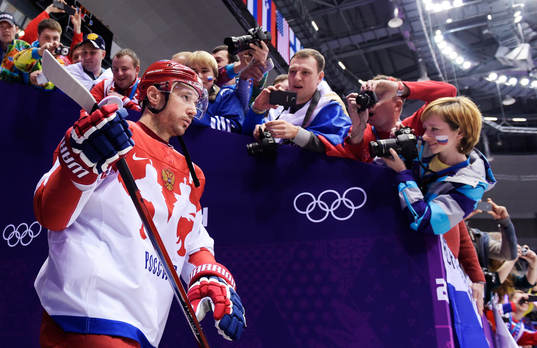 Rysslands Ilya Kovalchuk gör entré till ishockeymatchen