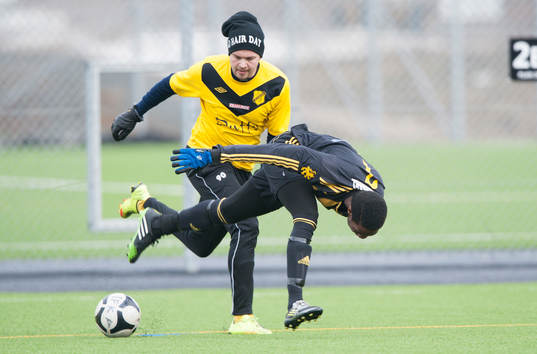IFK Hässleholms Edem Hetcheli i träningsmatchen mellan