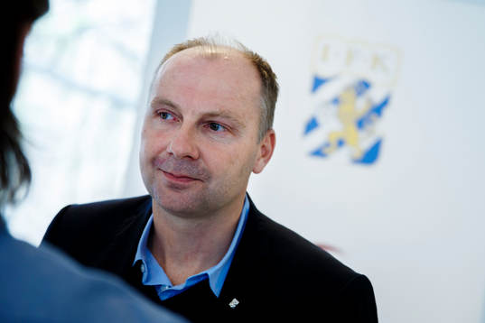 Håkan Mild meddelar att han slutar som sportchef i IFK