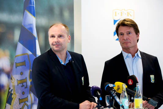 Håkan Mild och Martin Kurzwelly, klubbdirektör i IFK
