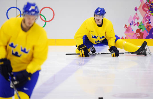 Patrik Berglund stretchar