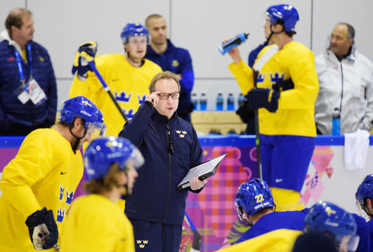 Förbundskapten Pär Mårts på Sveriges ishockeylandslags