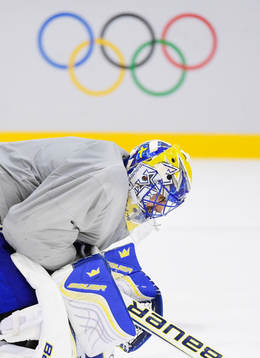 Målvakten Henrik Lundqvist grimaserar