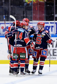 Södertäljes Christopher Bengtsson jublar