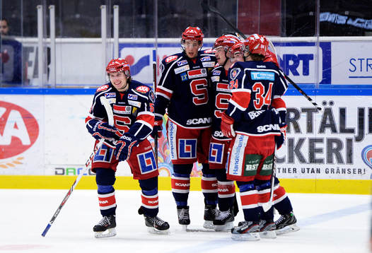 Södertäljes Christopher Bengtsson jublar