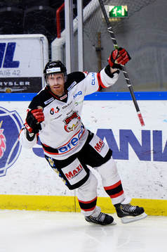 Malmö Redhawks Jens Olsson jublar