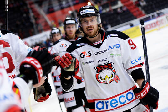 Malmö Redhawks Mattias Persson jublar