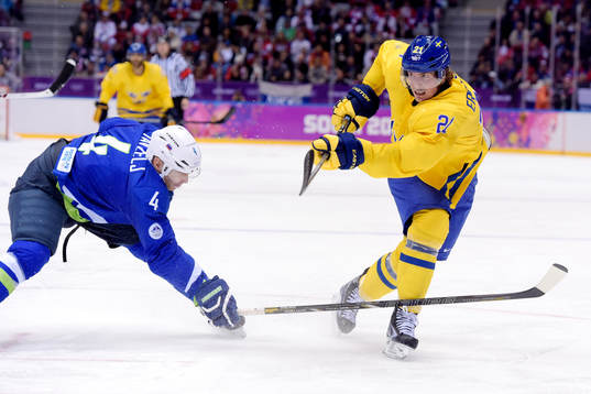 Sveriges Loui Eriksson skjuter på mål kvartsfinalen i