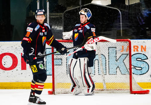 Djurgårdens målvakt Adam Reideborn  deppar