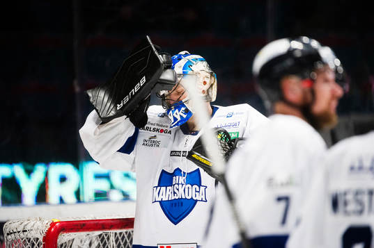 Karlskogas målvakt Justin Pogge deppar
