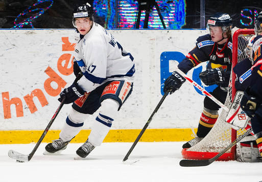 Karlskogas Pathrik Vesterholm jagas av Djurgårdens Linus