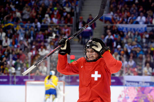 Schweiz Phoebe Stanz jublar