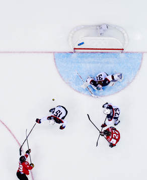 Kanadas Marie-Philip Poulin skjuter in det matchavgörande